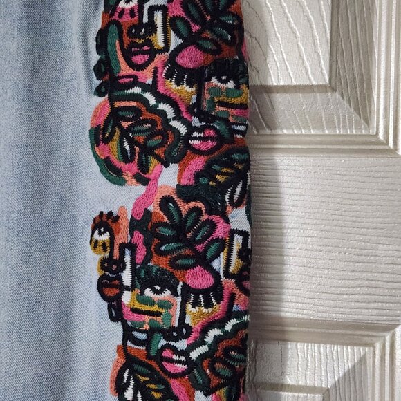 Akira EMBROIDERY DETAILED STRAIGHT LEG JEANS Size 5 - Picture 7 of 7